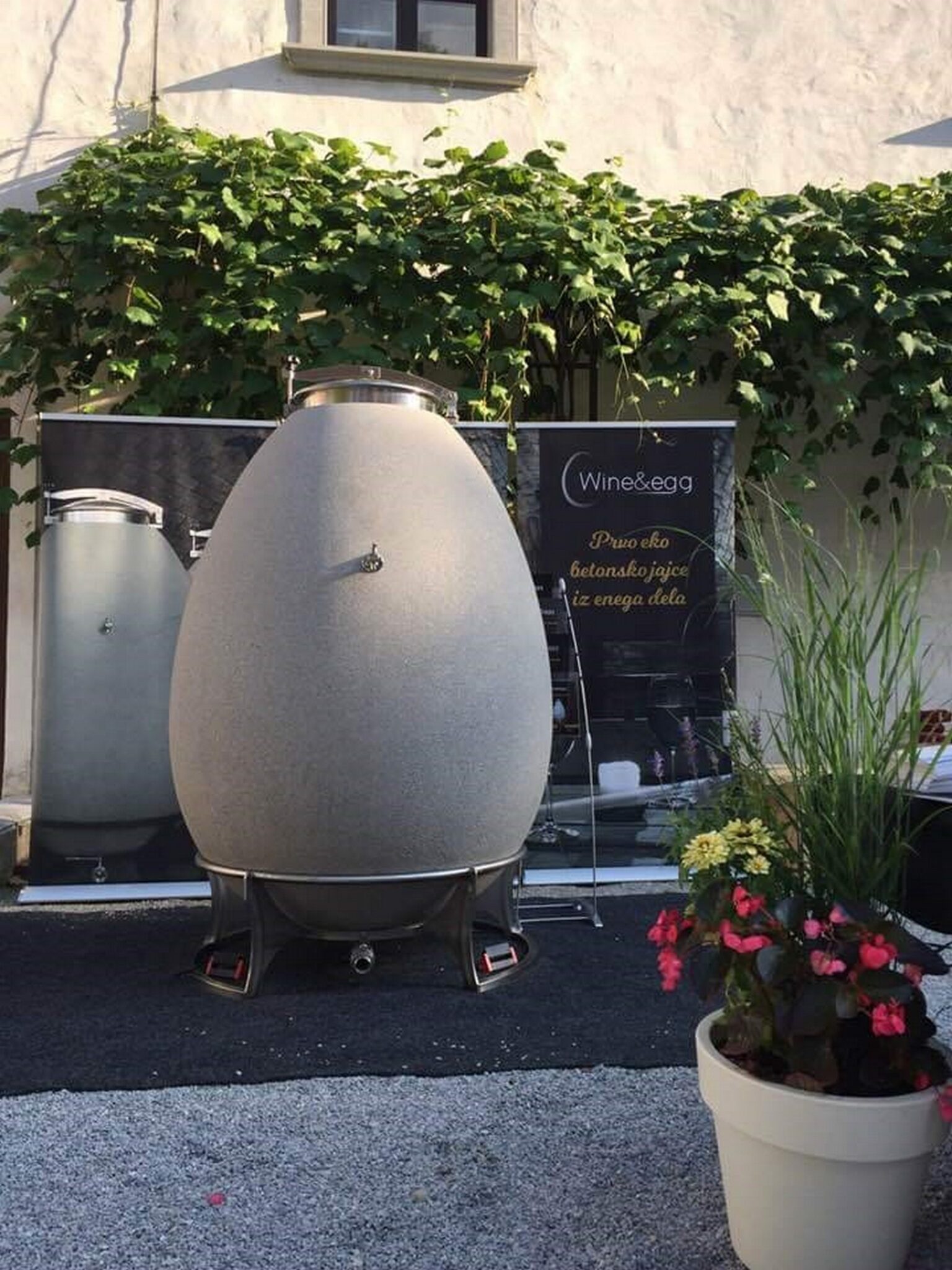 Wine Egg prvo eko betonsko jajce